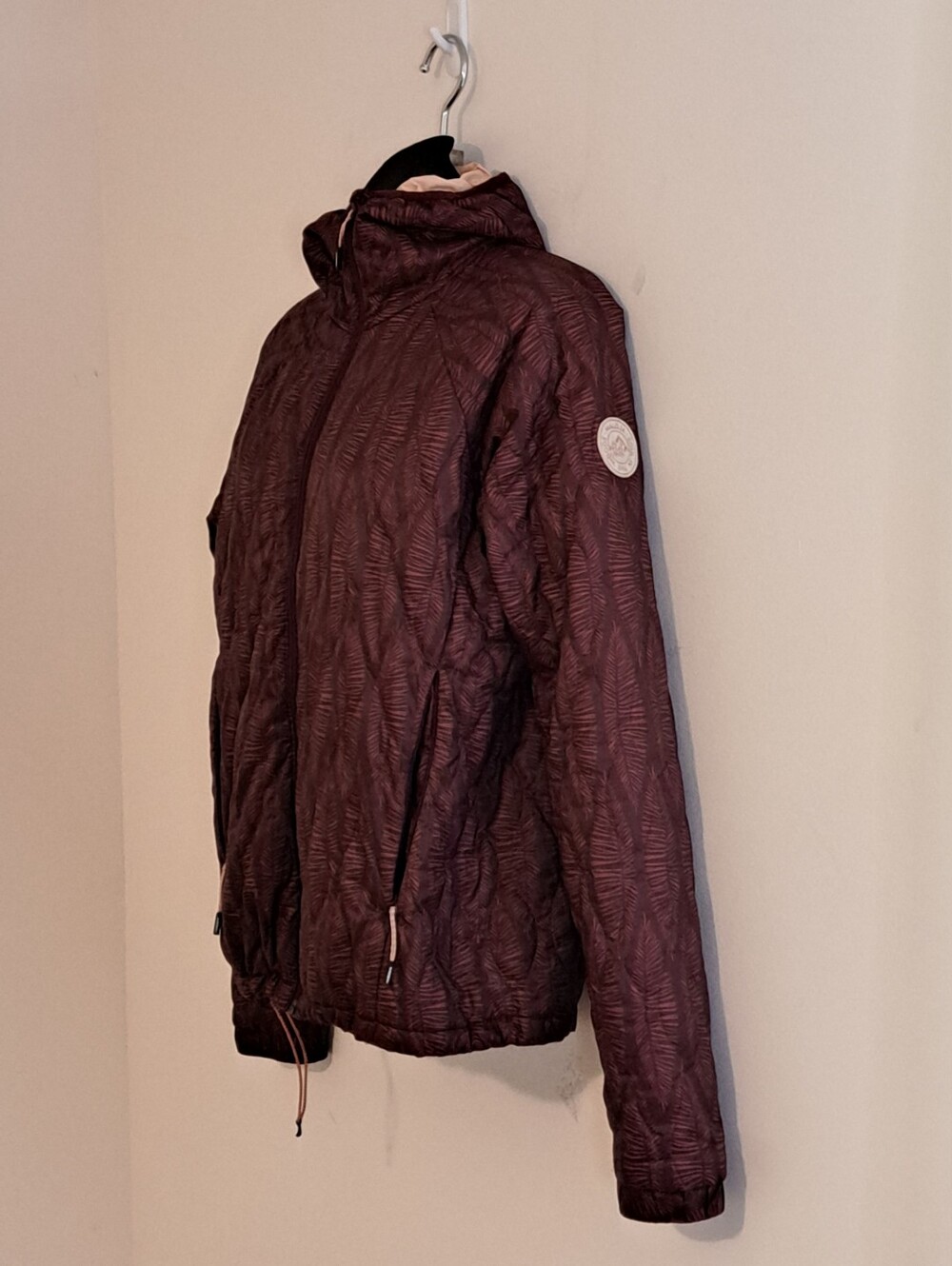 Women's Quilted Hooded Puffer Jacket in Deep Chrysanthenum Size Medium - Picture 11 of 14